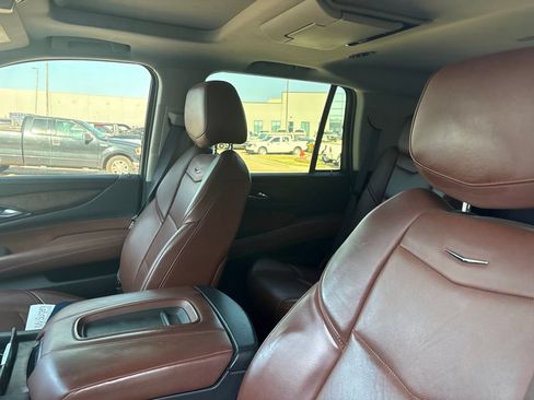 Used 2015 Cadillac Escalade Premium AWD/4WD image 12