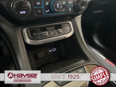 Used 2022 GMC Acadia SLE w/ LPO, Floor Liner Package AWD/4WD image 27