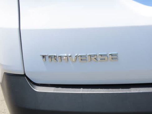 Used 2023 Chevrolet Traverse LT FWD image 7