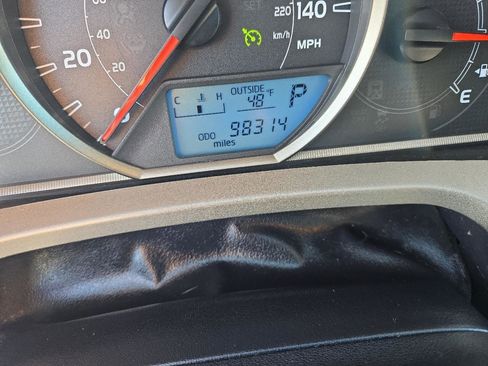 Used 2014 Toyota RAV4 XLE image 25