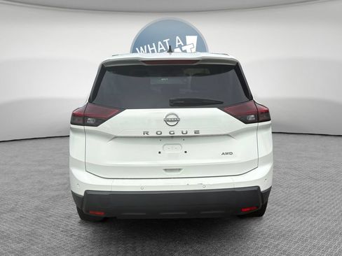 Used 2024 Nissan Rogue S AWD/4WD image 5