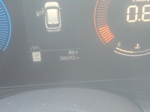 Used 2025 Hyundai Kona SEL FWD image 8