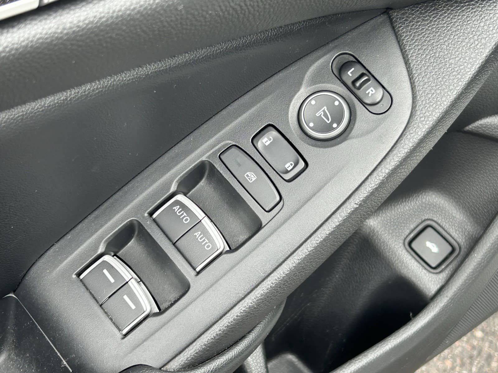 Used 2022 Honda Accord Sport image 25