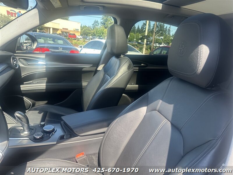 Used 2018 Alfa Romeo Stelvio Sport w/ Quick Order Package 22J Sport AWD/4WD image 18