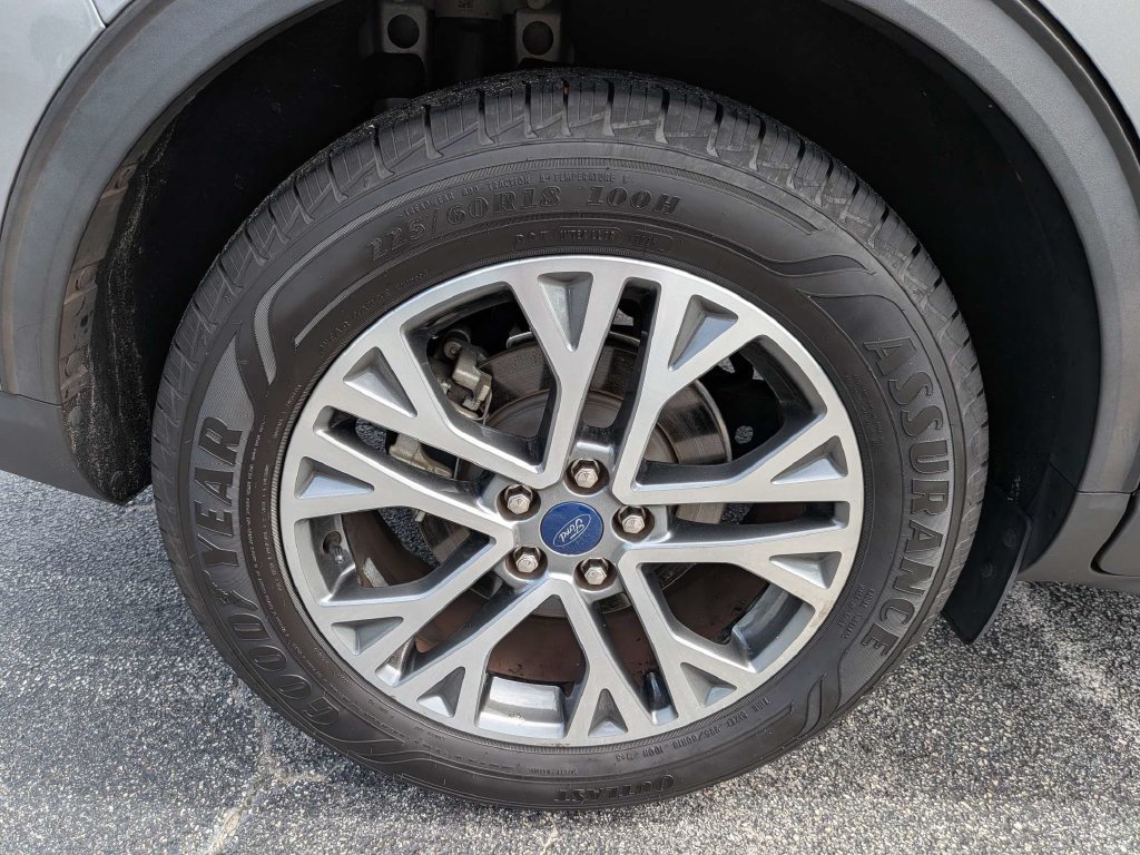 Used 2022 Ford Escape SEL FWD image 12
