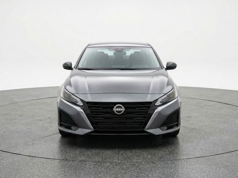 Used 2025 Nissan Altima 2.5 SV image 2