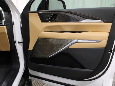 New 2025 Cadillac Escalade IQ Luxury 2 image 39