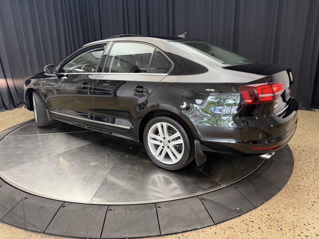 Used 2017 Volkswagen Jetta SEL Premium FWD image 6