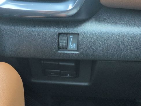 Certified 2025 GMC Canyon AT4 w/ AT4 Premium Package image 32