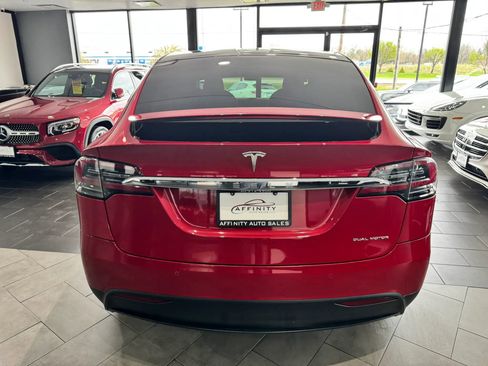 Used 2020 Tesla Model X image 4