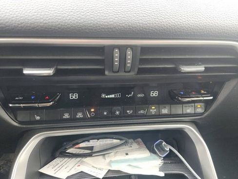 Used 2024 MAZDA CX-90 3.3 Turbo w/ Preferred Plus image 11