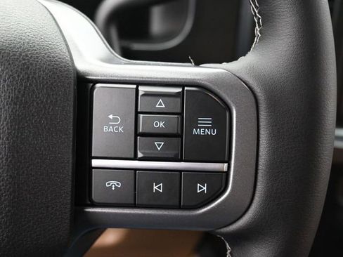 New 2026 Ford F250 Lariat w/ Black Appearance Package image 17