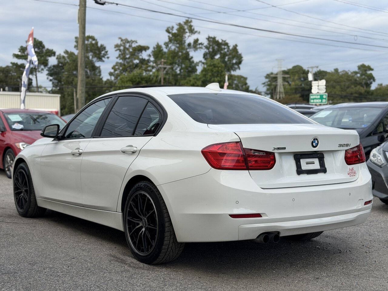 Used 2015 BMW 328i xDrive Sedan AWD/4WD image 6