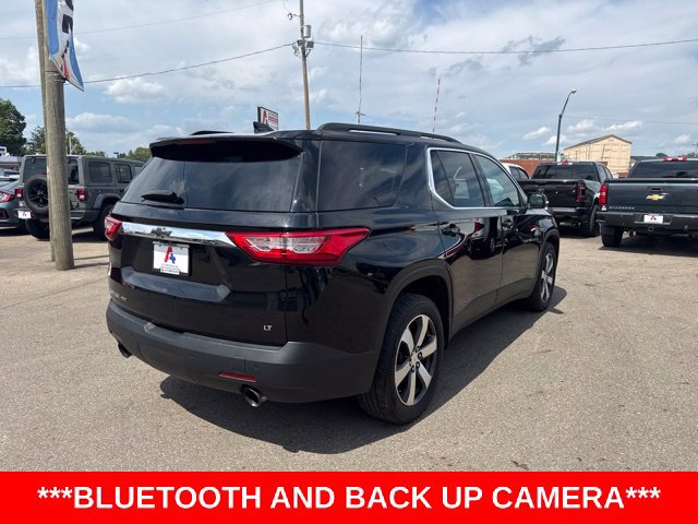 Used 2021 Chevrolet Traverse LT w/ LT Premium Package AWD/4WD image 3