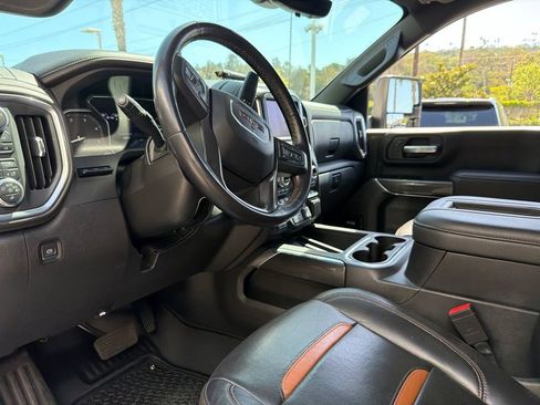 Used 2022 GMC Sierra 2500 AT4 w/ AT4 Premium Plus Package AWD/4WD image 4