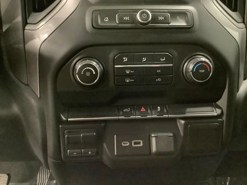 Used 2021 Chevrolet Silverado 2500 Custom w/ Custom Value Package AWD/4WD image 18