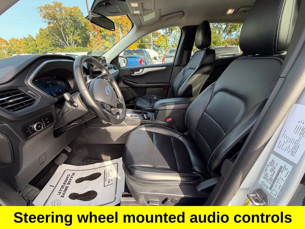 Certified 2025 Ford Escape Platinum AWD/4WD image 10