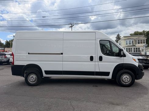 Used 2025 RAM ProMaster 2500 w/ Convenience Group FWD image 5
