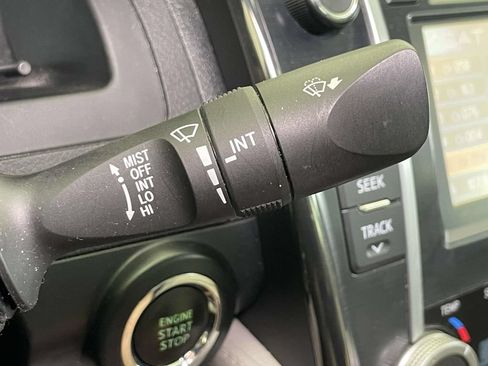 Used 2012 Toyota Camry XLE w/ Leather Pkg FWD image 31