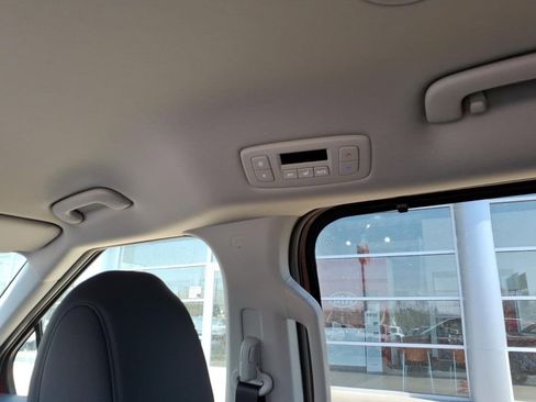 New 2026 Kia Carnival EX image 12