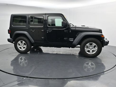 Used 2019 Jeep Wrangler Unlimited Sport S AWD/4WD image 9