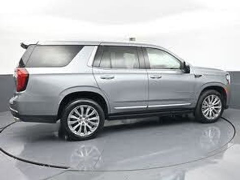 Used 2023 GMC Yukon Denali RWD image 5