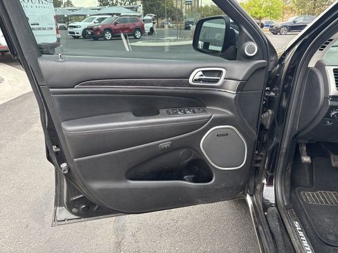 Used 2019 Jeep Grand Cherokee Summit image 9