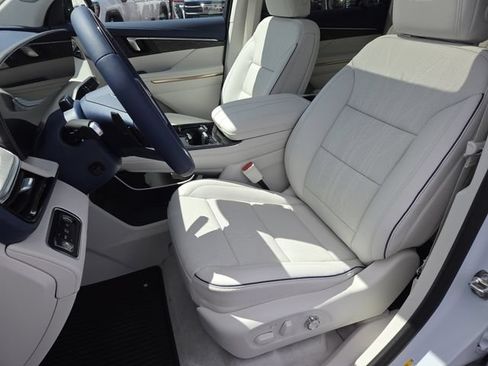 New 2026 Buick Enclave Avenir w/ Super Cruise Package FWD image 37