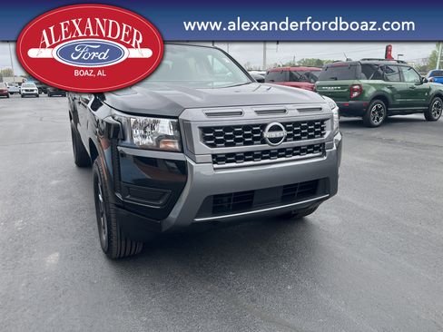 Used 2025 Nissan Frontier SV image 5