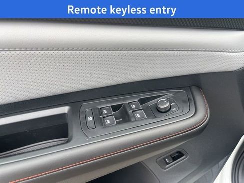 New 2026 Volkswagen Atlas Peak Edition image 8