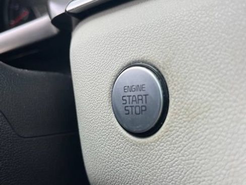 Used 2022 Kia Sorento S w/ Panoramic Sunroof Package FWD image 18