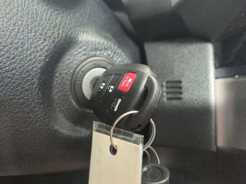 Used 2018 Toyota Tacoma SR5 RWD image 33
