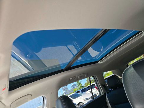 Used 2021 Volkswagen Atlas SE w/ Panoramic Sunroof Package AWD/4WD image 24