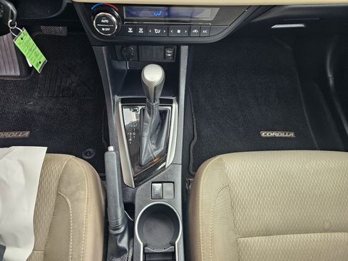 Used 2015 Toyota Corolla LE image 22