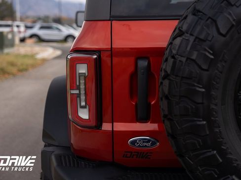 Used 2023 Ford Bronco Badlands w/ Sasquatch Package image 14