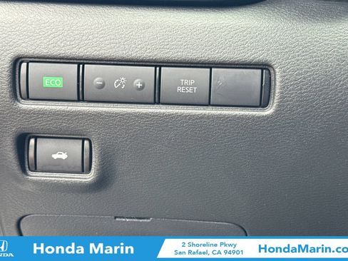 Used 2024 Nissan Sentra SV FWD image 33