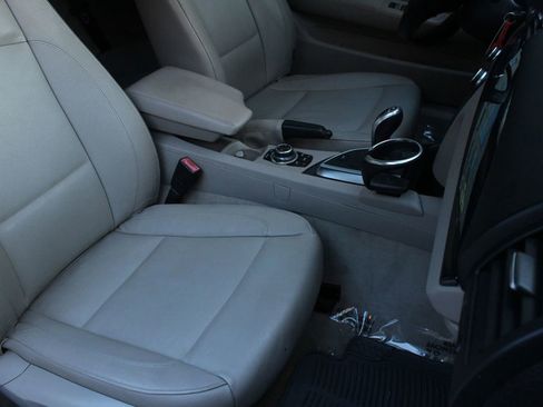 Used 2012 BMW 135i Convertible RWD image 20