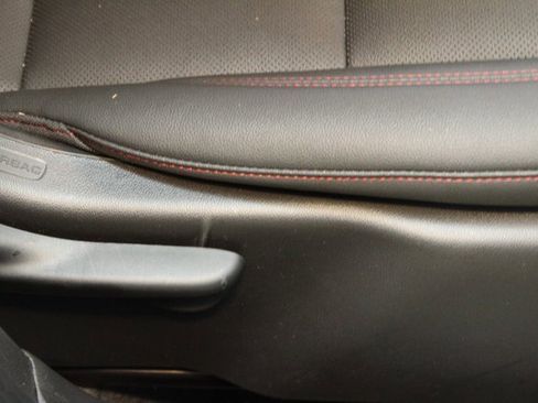 Used 2025 Chevrolet Trax RS image 12