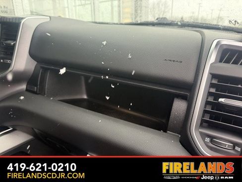 New 2026 RAM 1500 4x4 Crew Cab image 24