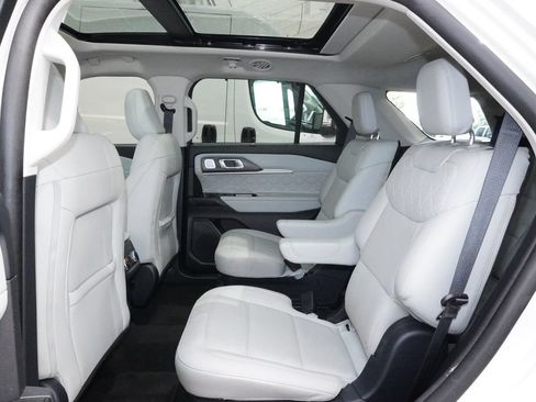 Used 2025 Ford Explorer Platinum w/ Ultimate Package RWD image 30