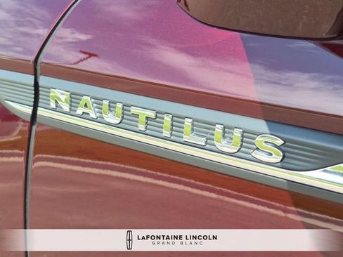 Used 2023 Lincoln Nautilus Reserve AWD/4WD image 10