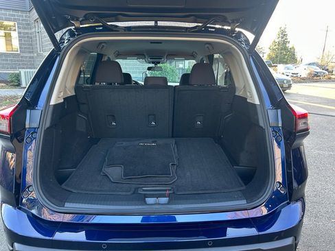 Used 2025 Nissan Rogue SV image 24