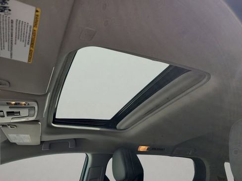 Used 2024 Toyota Sienna XLE FWD image 20