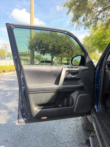 Used 2019 Toyota 4Runner SR5 AWD/4WD image 21