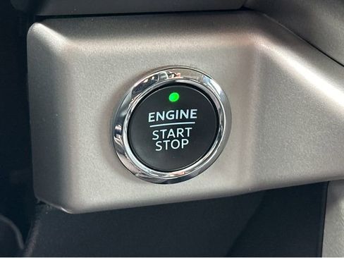 Certified 2022 Ford Expedition XLT image 26