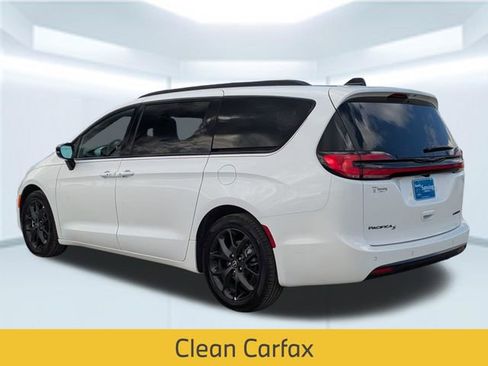 Used 2026 Chrysler Pacifica Limited w/ S Appearance Package image 4