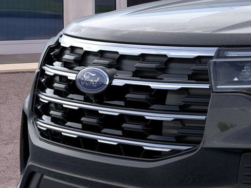 New 2026 Ford Explorer Active RWD image 18