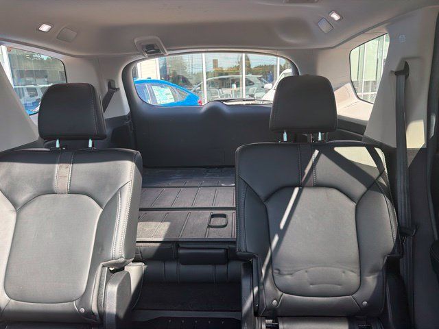 Used 2025 Honda Pilot Touring image 17