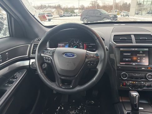 Used 2016 Ford Explorer XLT w/ Equipment Group 202A image 18