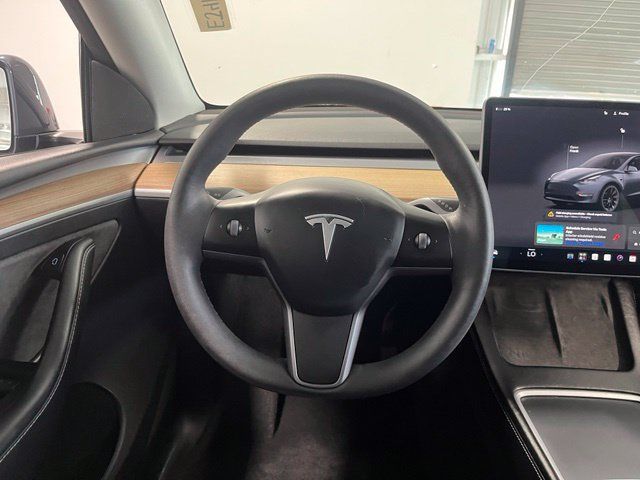 Used 2023 Tesla Model Y Long Range AWD/4WD image 22